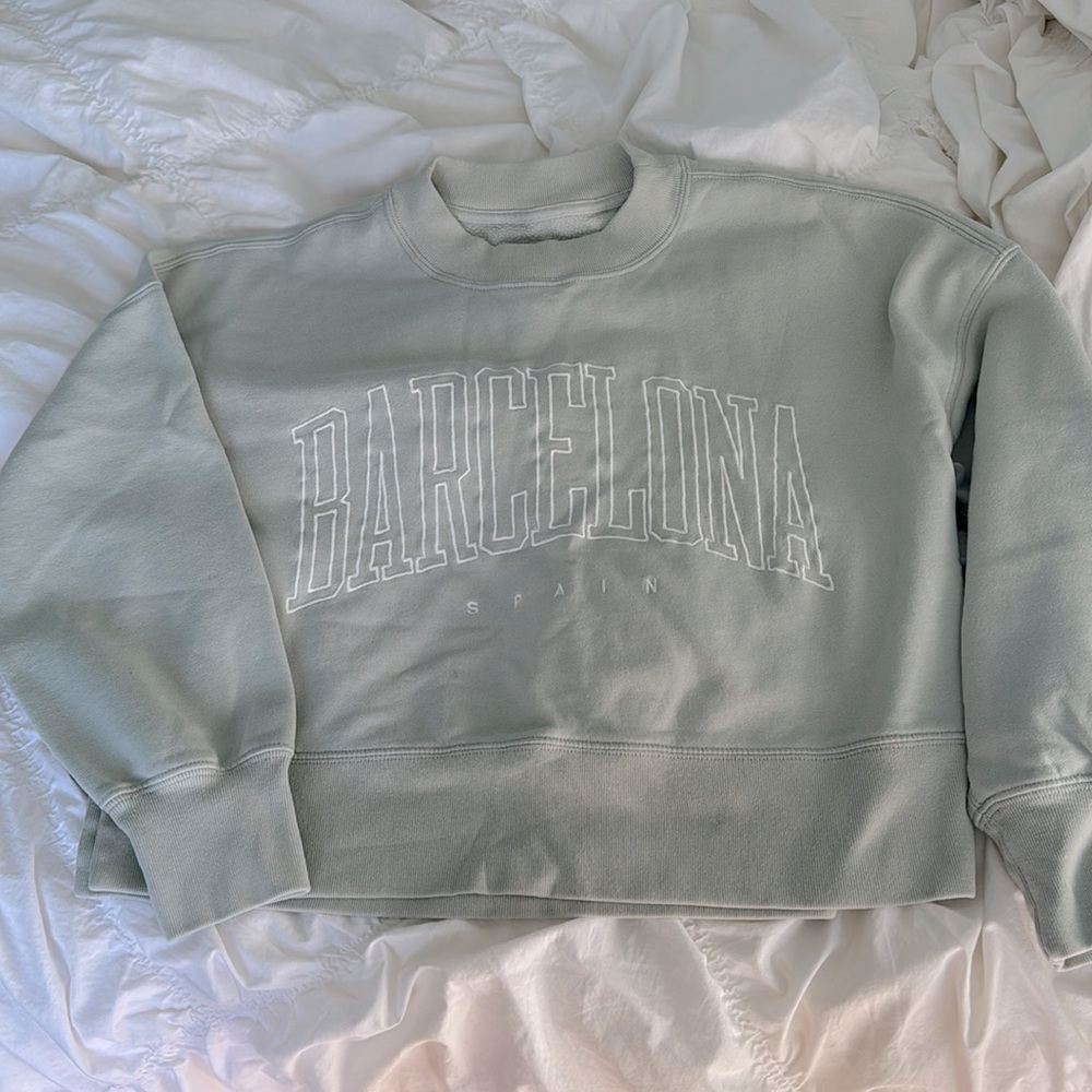 Abercrombie crew neck cropped